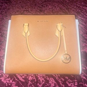 Micheal Kors bag